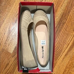 American Eagle Women's Tan Flats